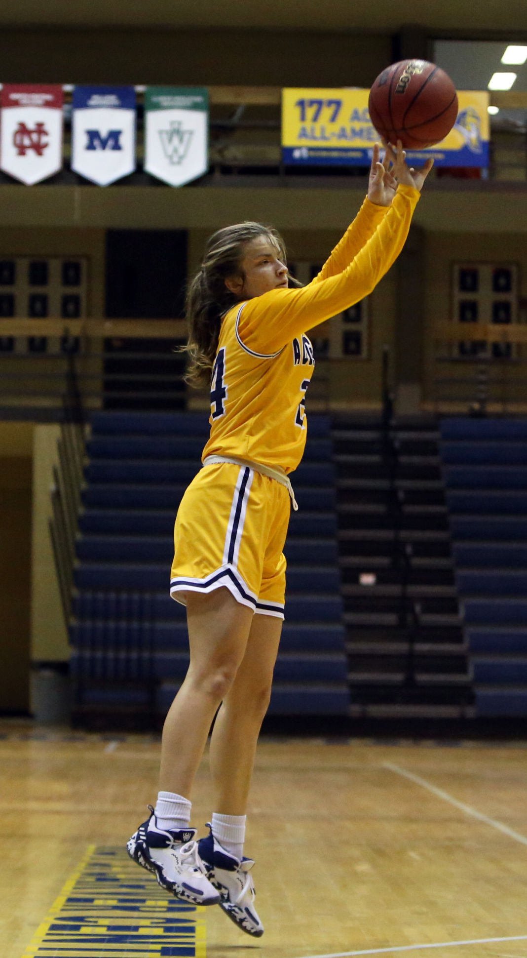 011222-qc-spt-augie women026.JPG